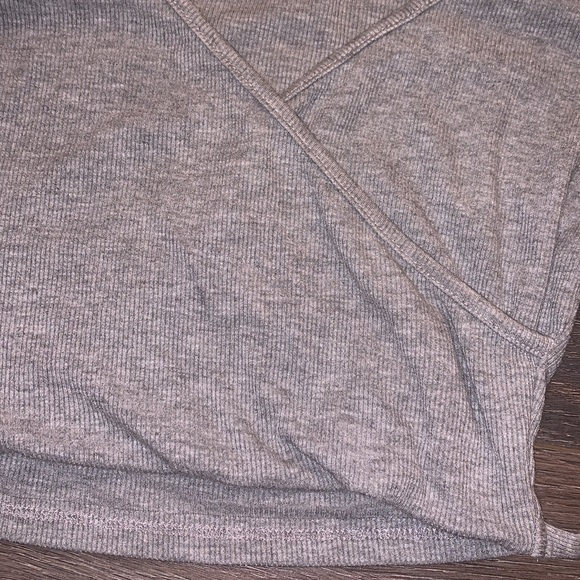 S Long sleeve Wrap Tee - Picture 5 of 6